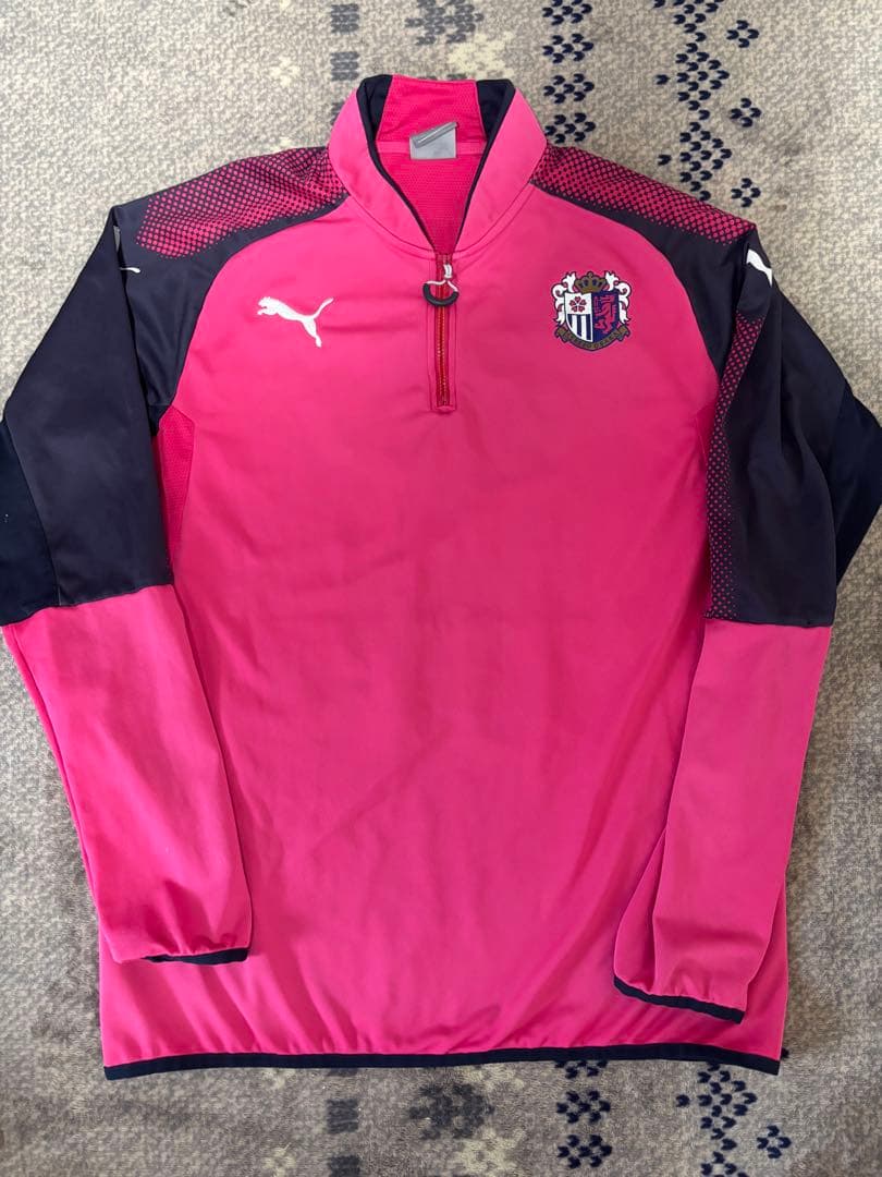 セレッソ大阪　練習着Puma ピンクハーフジップ長袖ウェア