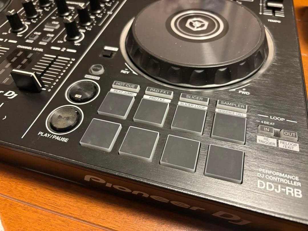 Pioneer DJ DDJ-RB コントローラー
