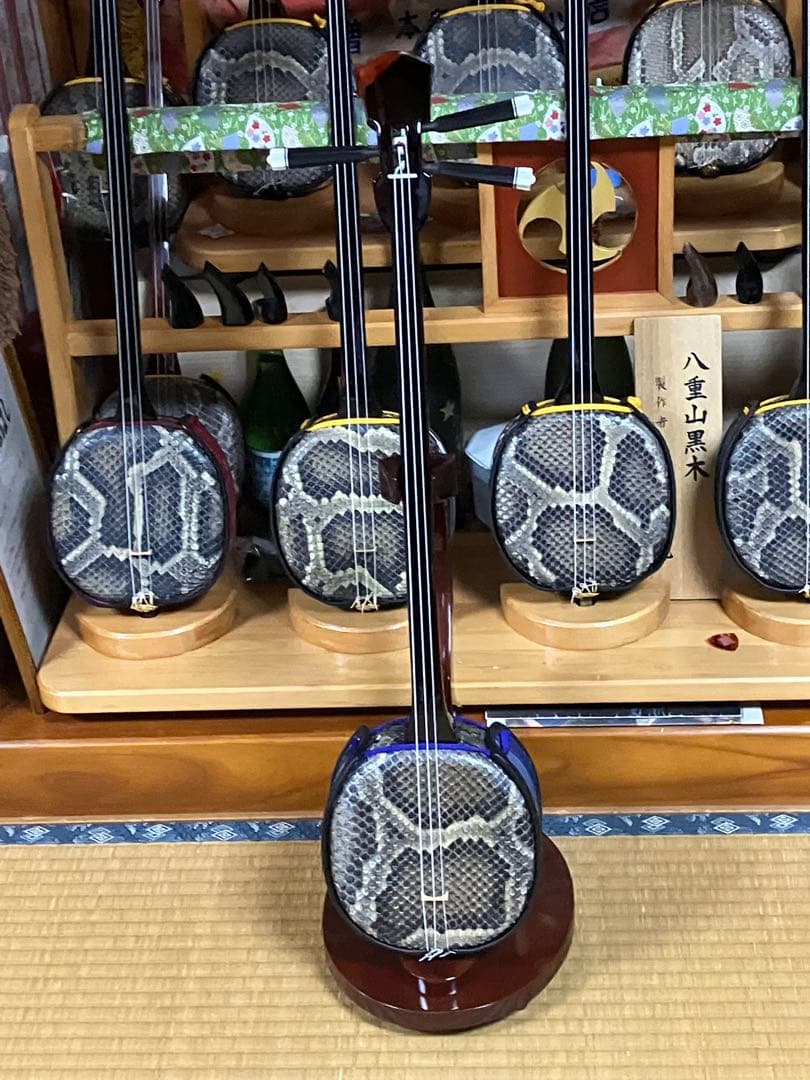 沖縄三線上質クルチ真壁型本皮一枚張りスンチ塗り期間限定