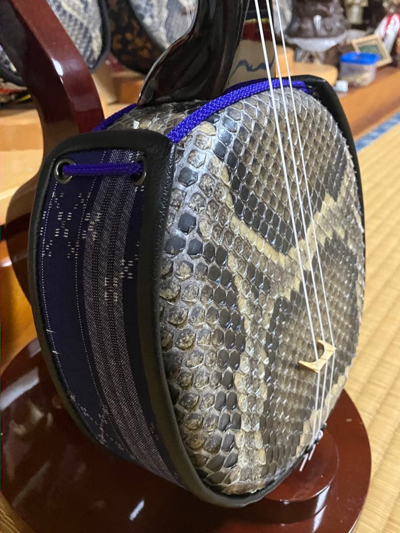 沖縄三線上質クルチ真壁型本皮一枚張りスンチ塗り期間限定