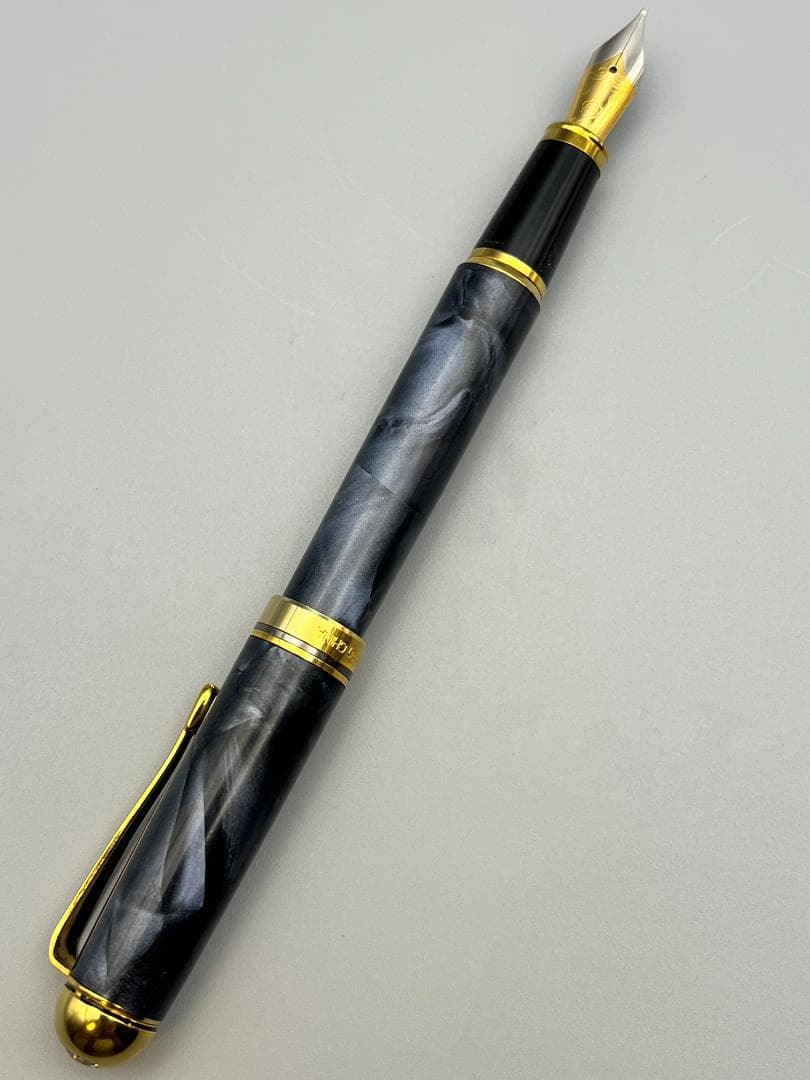 高級セルロイドの魅力！滑らかな質感！ 老舗ブランド 稀少14K 万年筆 英雄