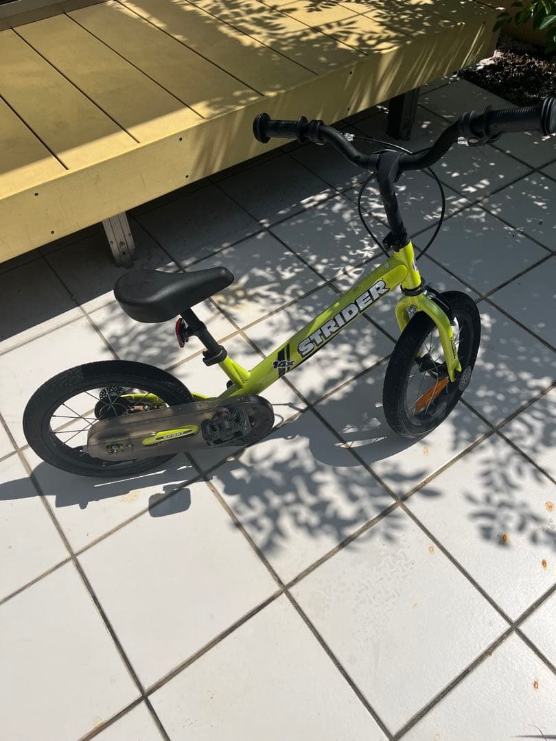 タ*ド様 STRIDER ストライダー14X ライムイエロー スタンド