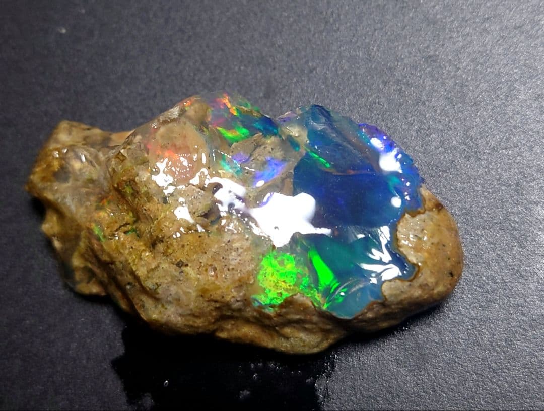 【40CT】エチオピア　オパール　原石　青　透明　黄色　ウェロ産