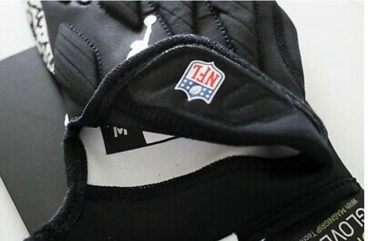 最終セール！！アメリカンフットボール  グローブ（M）※激レア