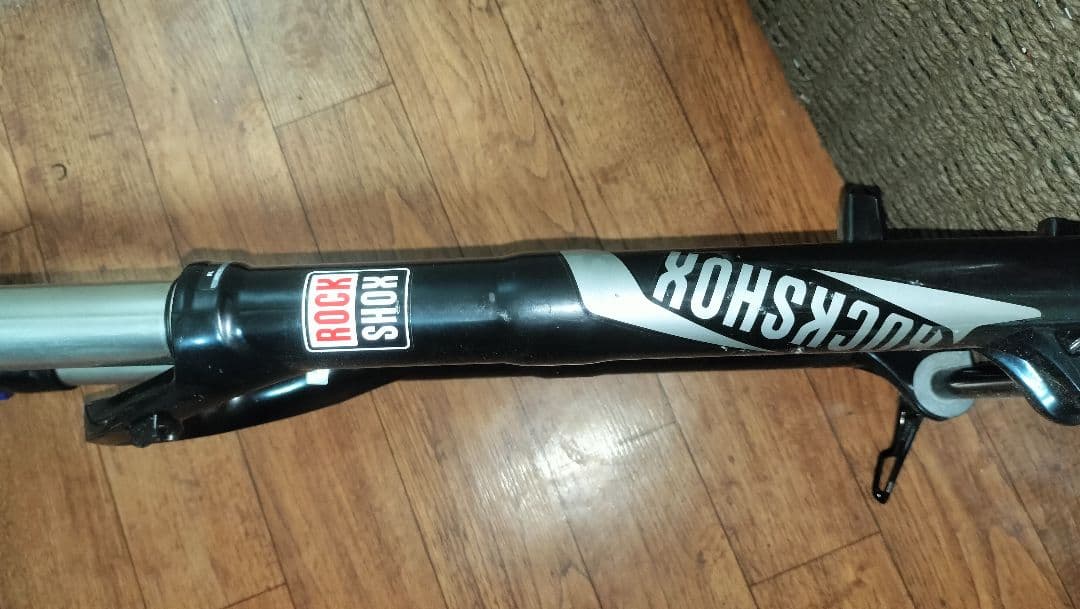 【送料無料】 ROCKSHOX Recon エアサスペンションフォーク