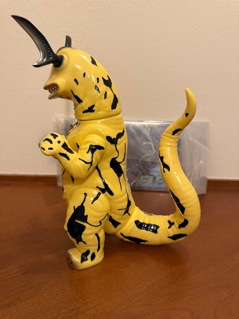 Planet-X プラネットエックス　エレキング　幼体付き　墓場の画廊