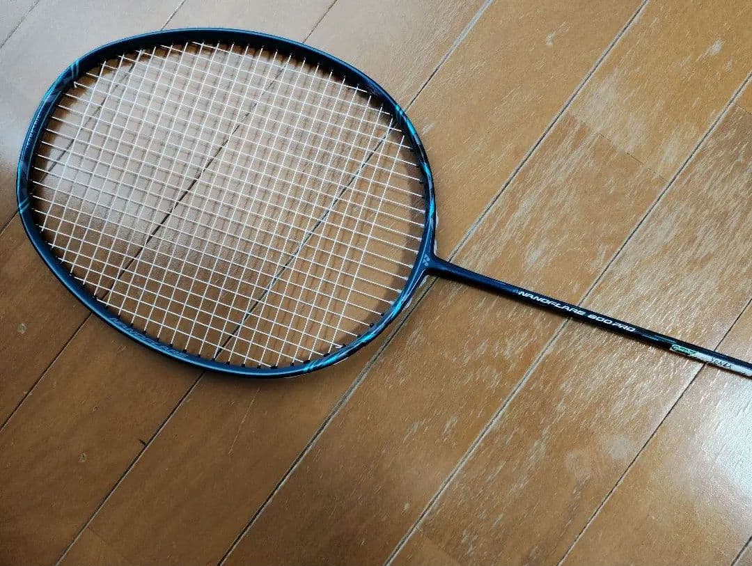 美品！ YONEX ナノフレア800プロ 4UG5