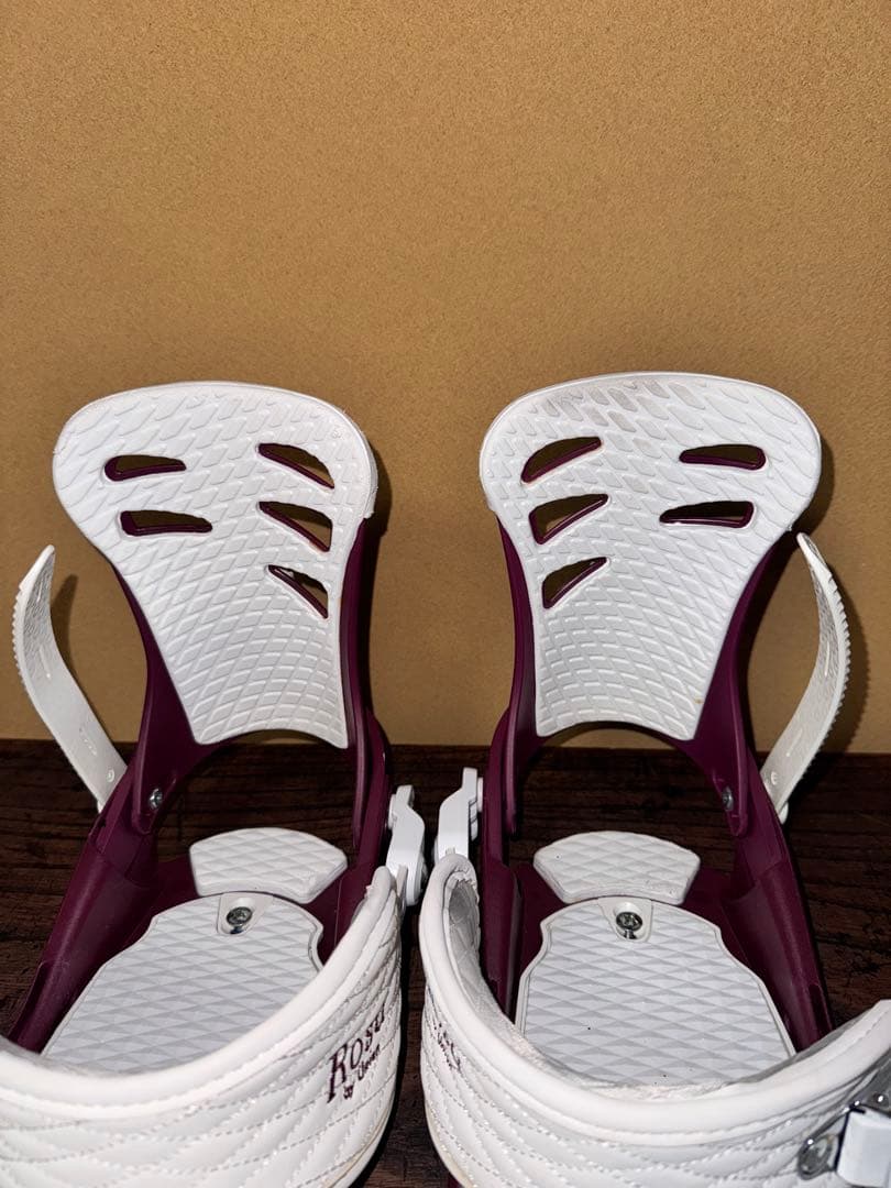 Union Rosa スノーボードビンディング ホワイト/パープル