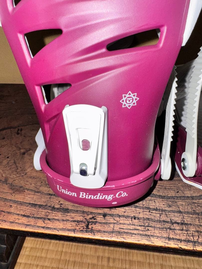 Union Rosa スノーボードビンディング ホワイト/パープル
