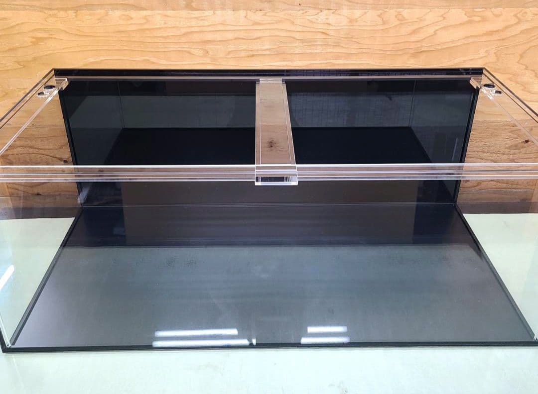 アクリル水槽　1200×600×450 8\5ミリ