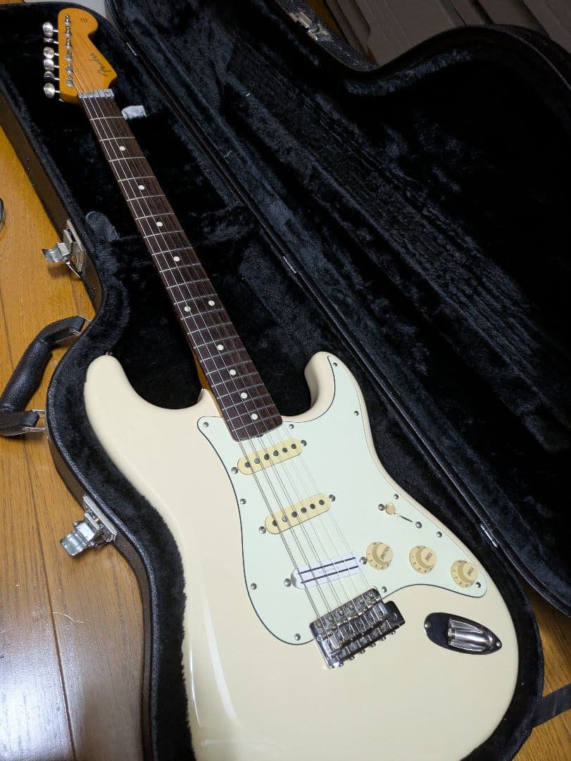 Fender日本製 Stratocaster カスタム多数　ハードケース　送料込