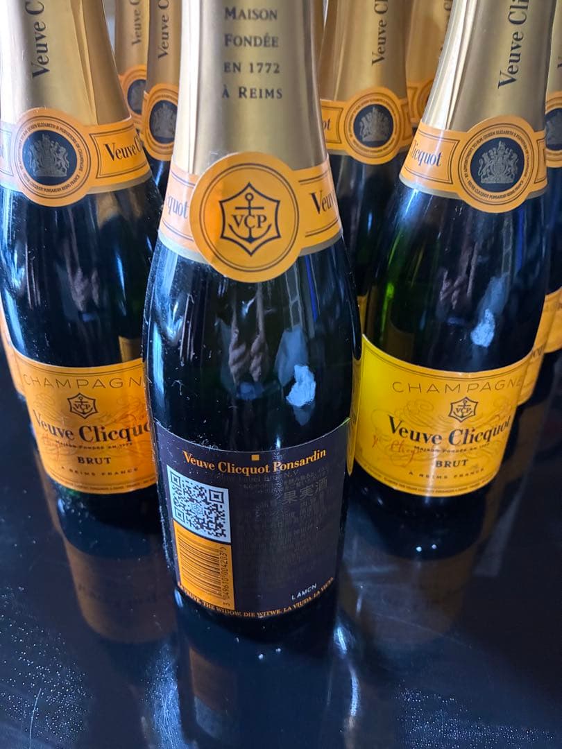 ヴーヴ・クリコ ブリュット シャンパン 375ml 1ケース　12本