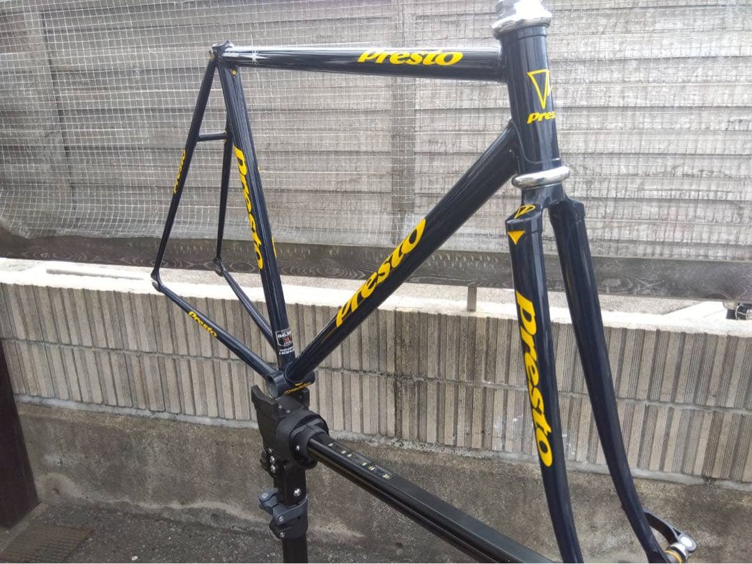 Presto njsピストフレーム紺色