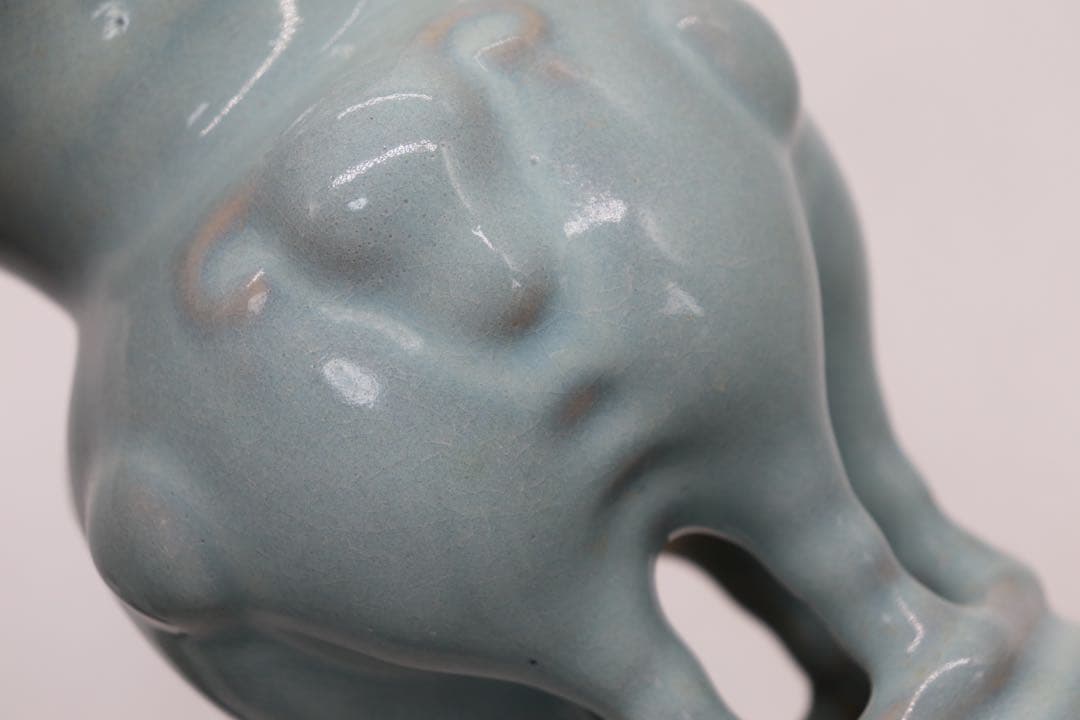 中国　青磁瓶　羊　送料込み0523