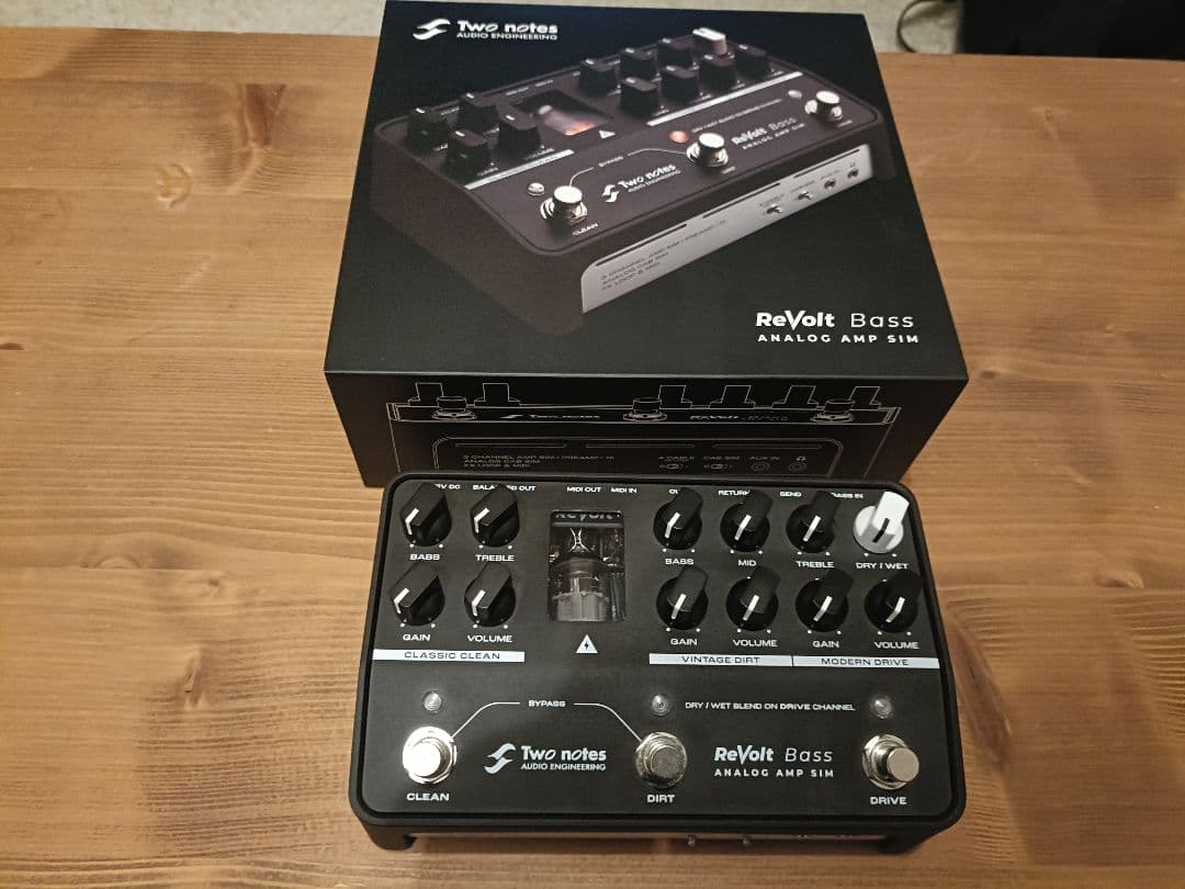 Two notes ReVolt Bass アナログアンプシミュレーター