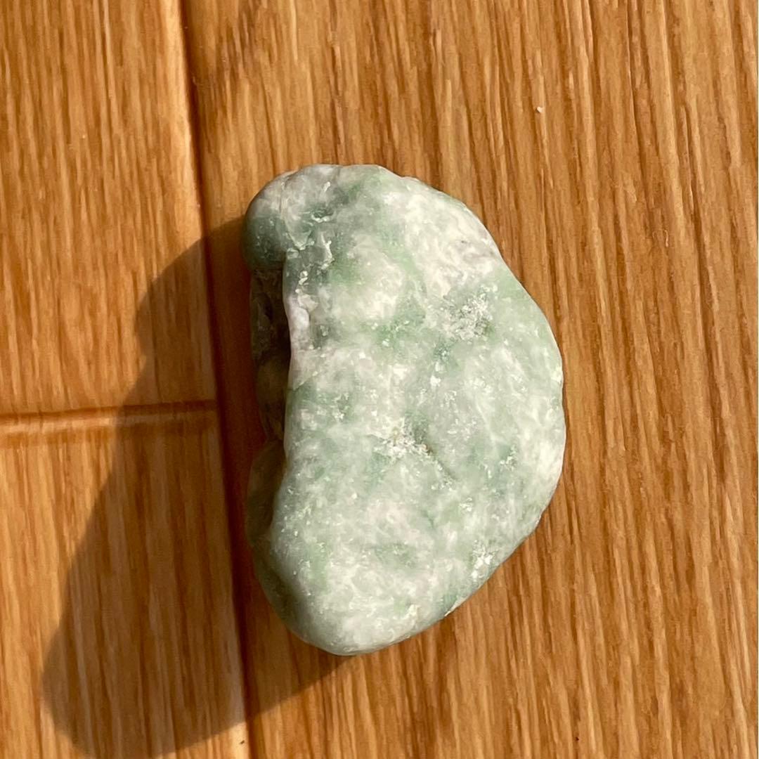 糸魚川 薄緑　翡翠原石 姫川