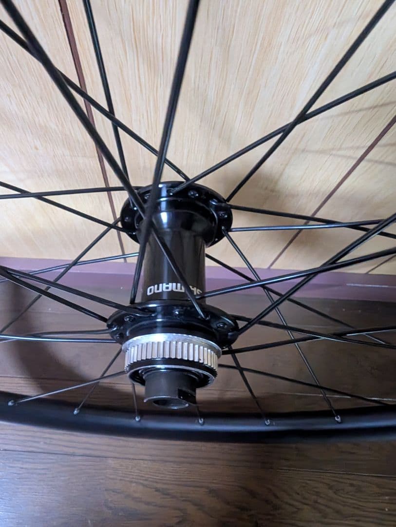 カーボンリムフロントホイール 735g