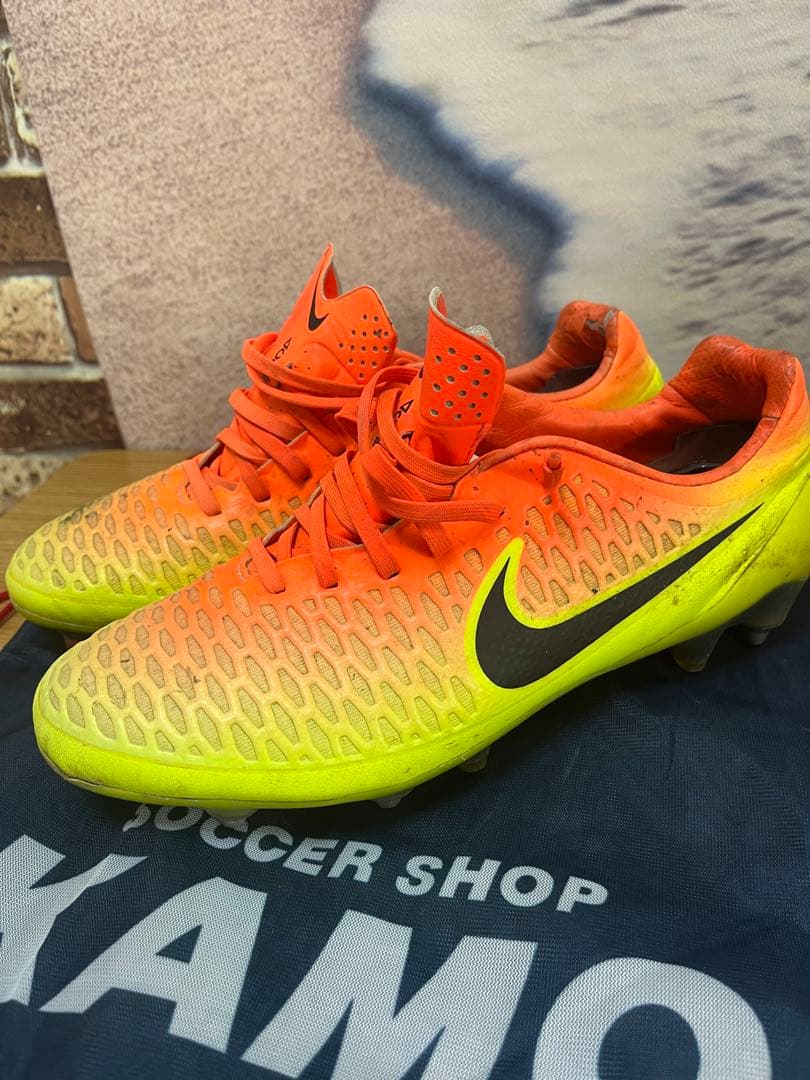 【NIKE マジスタ ACC SG（天然芝用） サッカースパイク 27cm】