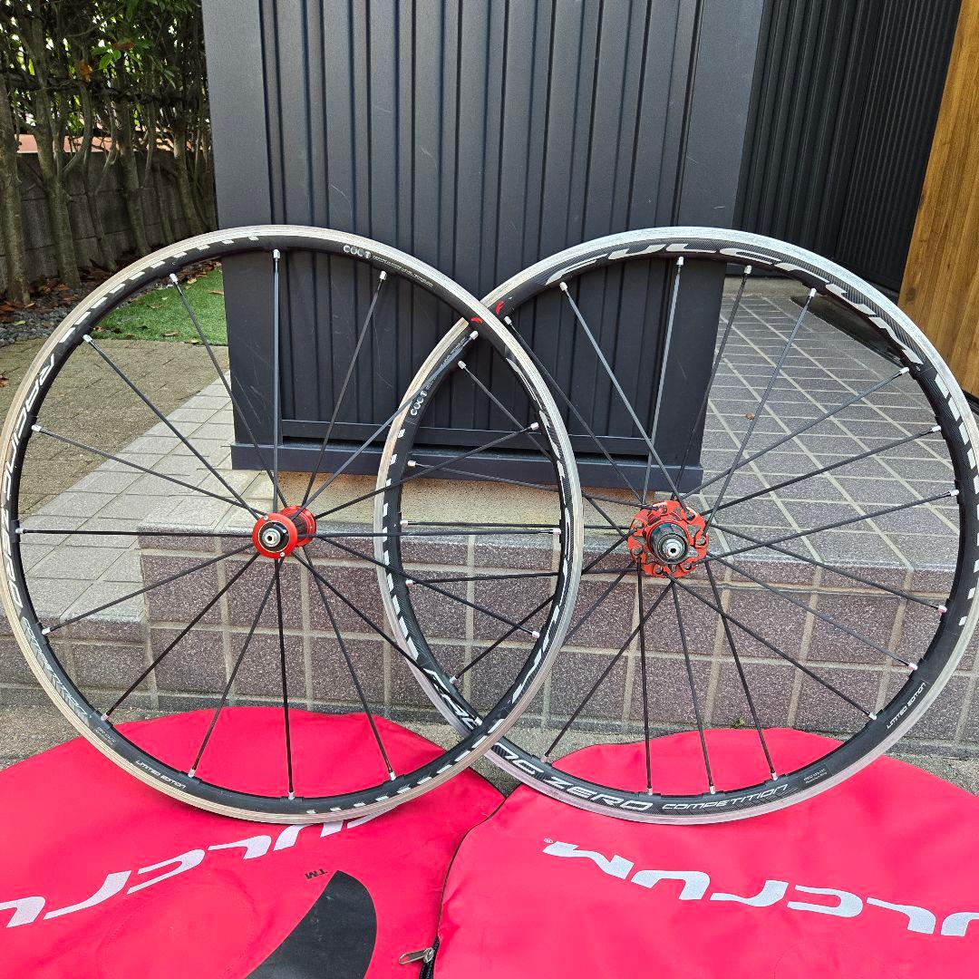 momo　FULCRUM RACING ZERO COMPET