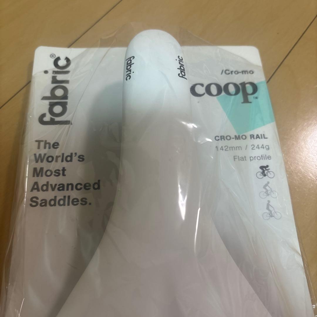 fabric Scoop サドル 142mm Cromo