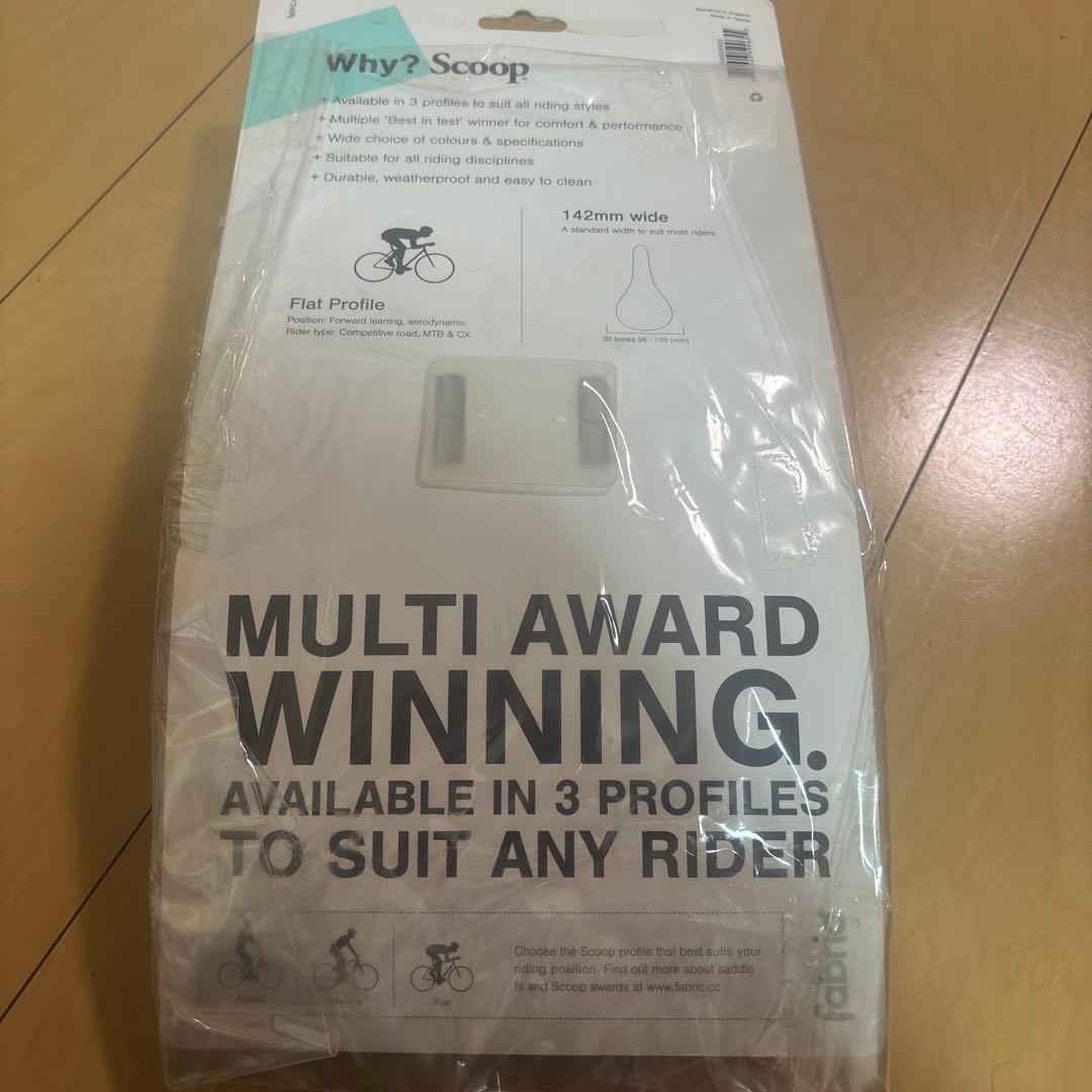 fabric Scoop サドル 142mm Cromo