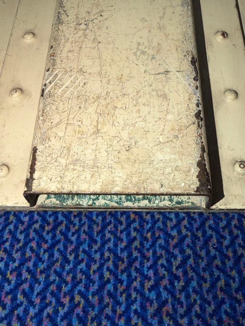 京阪電車⭐︎副標織　女学生・児童優先板