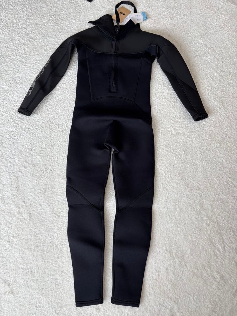 QUIKSILVER クイックシルバー ウェットスーツ キッズ　140 新品