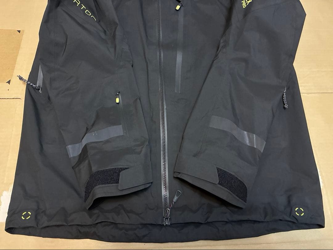 BURTON [ak] TUSK JK サイズＬ