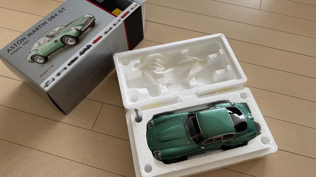 CMC 1/18 アストンマーティン DB4 GTツァガート