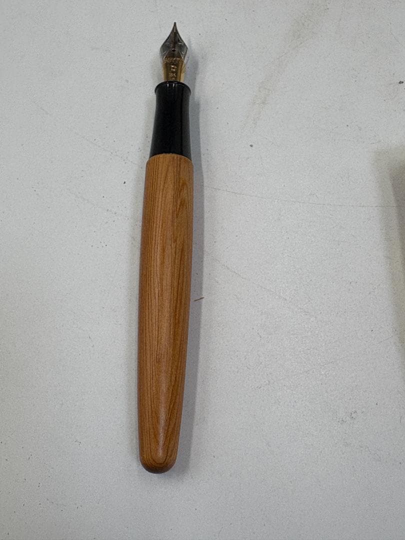 プラチナ 万年筆 #3776 屋久杉 18K ペン先 木箱付き 新品未使用