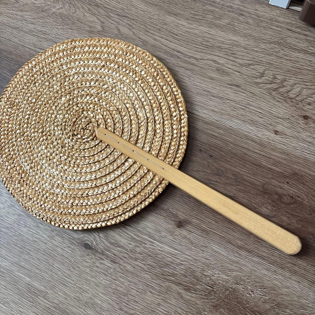 ハローキティ サンリオ 麦わら うちわ 平成レトロ 蝶々 団扇