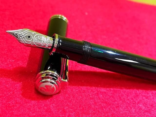 ほぼ未使用品 ペリカン スーベレーン M805 ブラック EF 即日配送