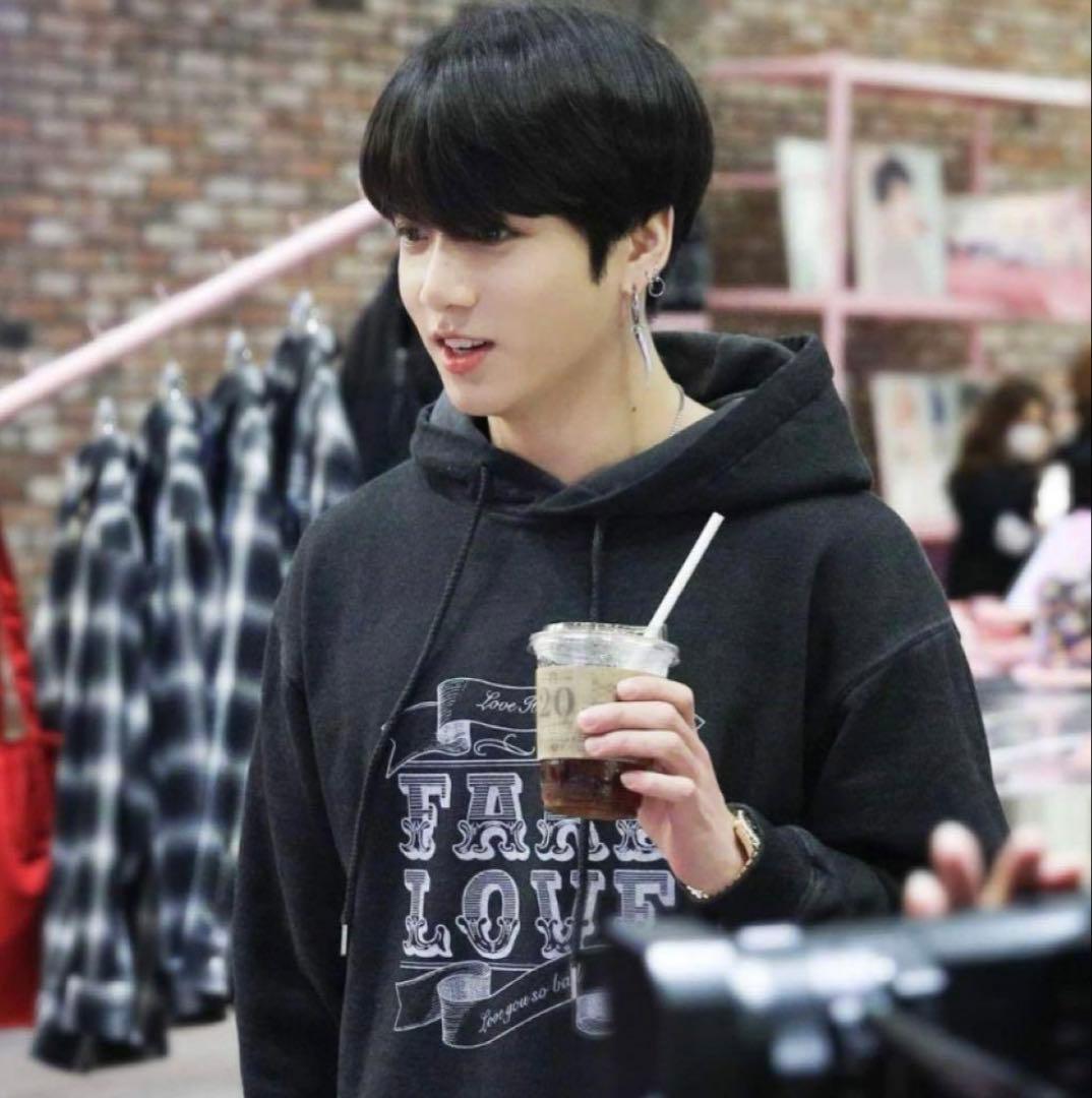 【新品未使用】BTS FAKE LOVE フーディー トレーナー Lサイズ