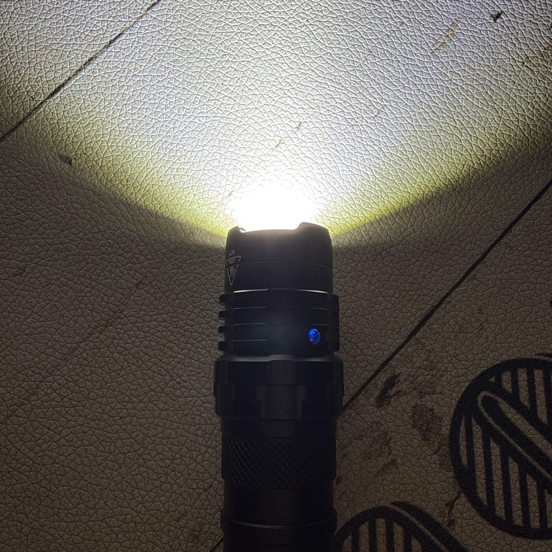 Nitecore P10iX 4000ルーメン 懐中電灯