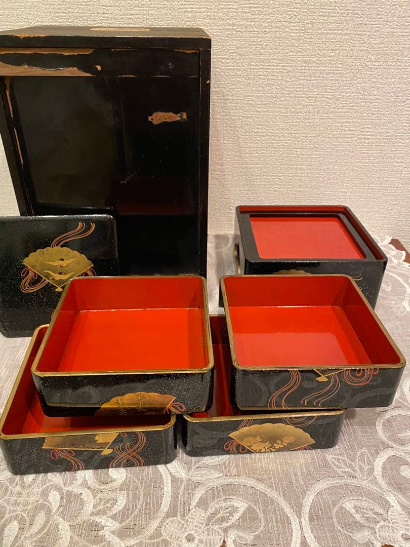 小型　４段重箱　青貝漆　台付　骨董品