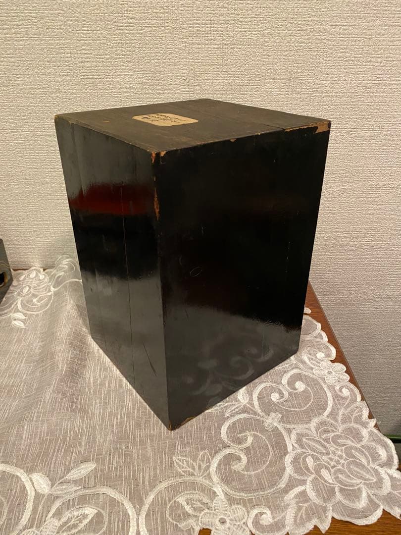 小型　４段重箱　青貝漆　台付　骨董品