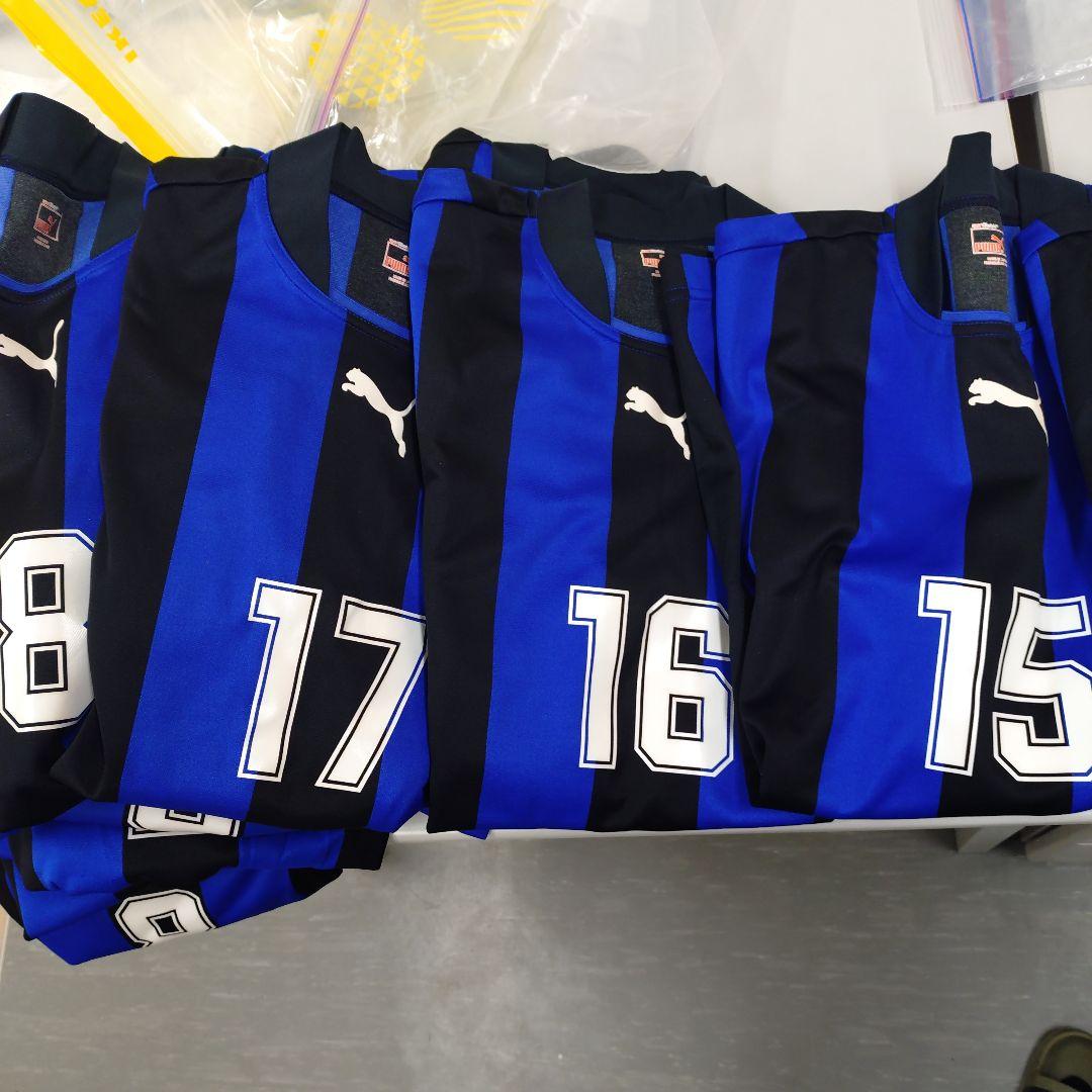 PUMA サッカーゲームシャツセット 青黒 14〜19