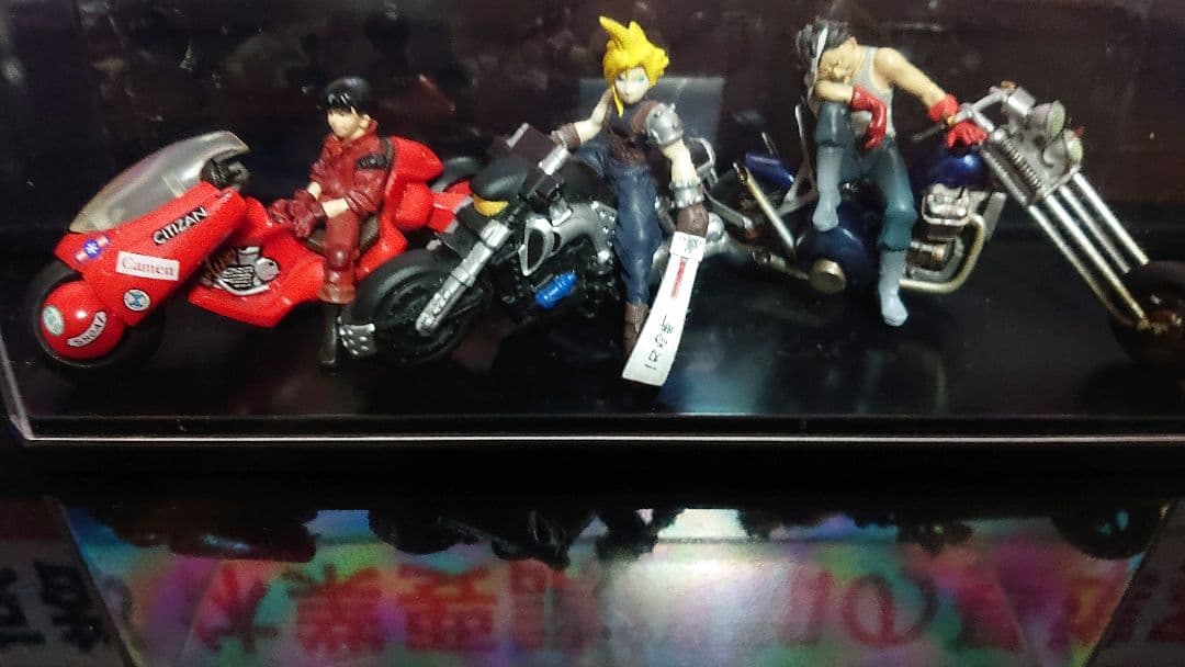 FINAL FANTASY・Ⅶ クラウド・AkIRA 金田・鉄雄 フィギュア