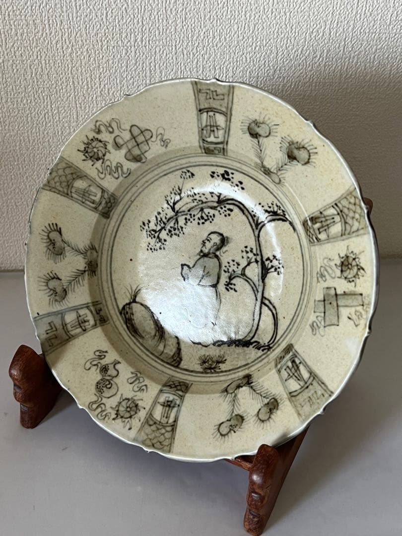 Hoa Hào 大明宣徳年人物花卉紋皿；西X-7