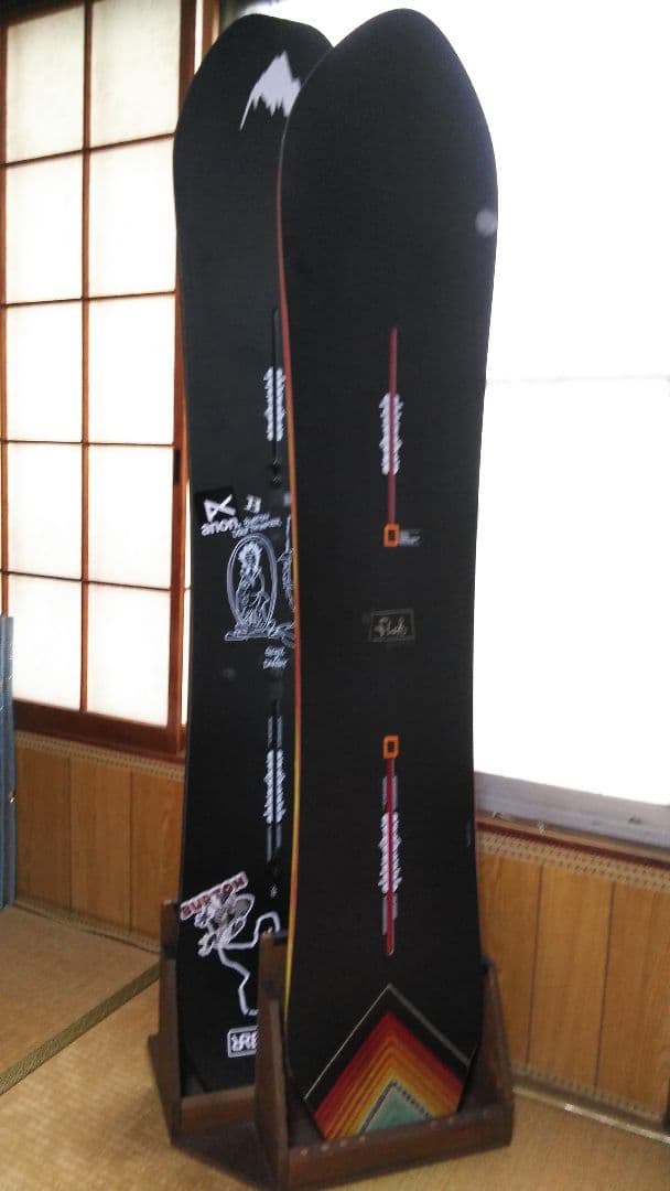 スノーボードスタンドラック、2本用、右側用　カラーウォルナット　ハンドメイド