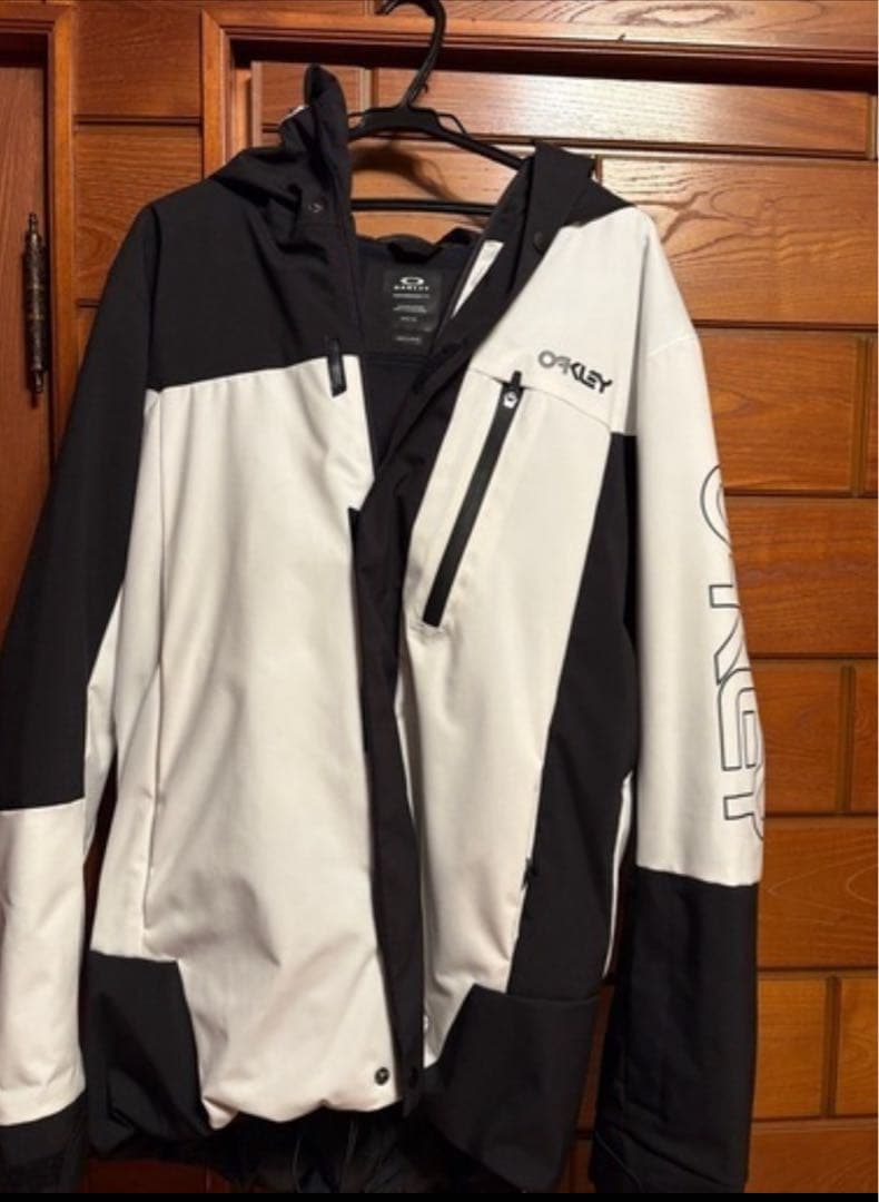 Oakley スノーボードジャケット ホワイト/ブラック
