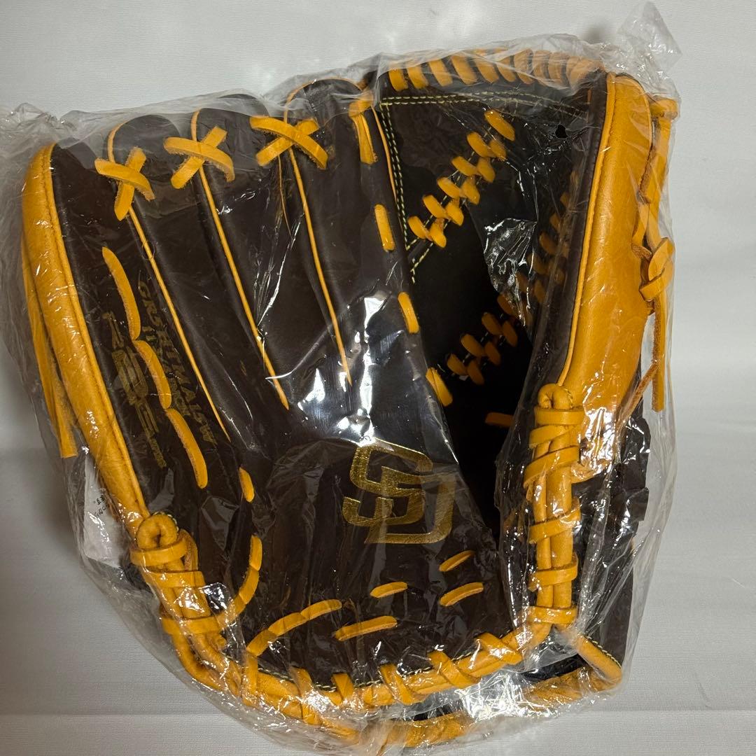 【新品タグ付】ローリングス 軟式投手用 パドレス 11.75 大人用　　左投げ用