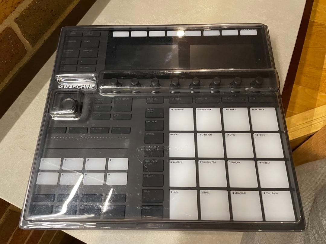 7/31(木)までお値下げ中！美品MASCHINE (本＆ケース付き)