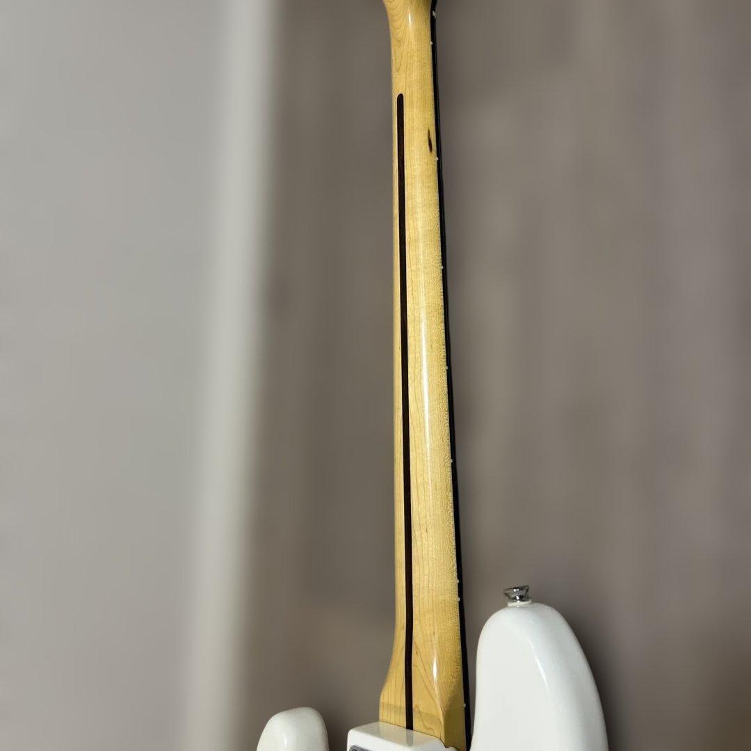 Squier Jazz Bass OWT エレキギター　ホワイト