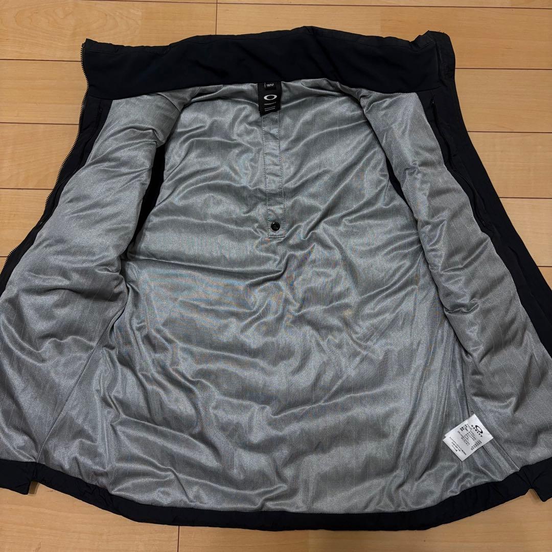 【美品】オークリー／スカル ダウンベスト／刺繍ロゴ　ブラック／M