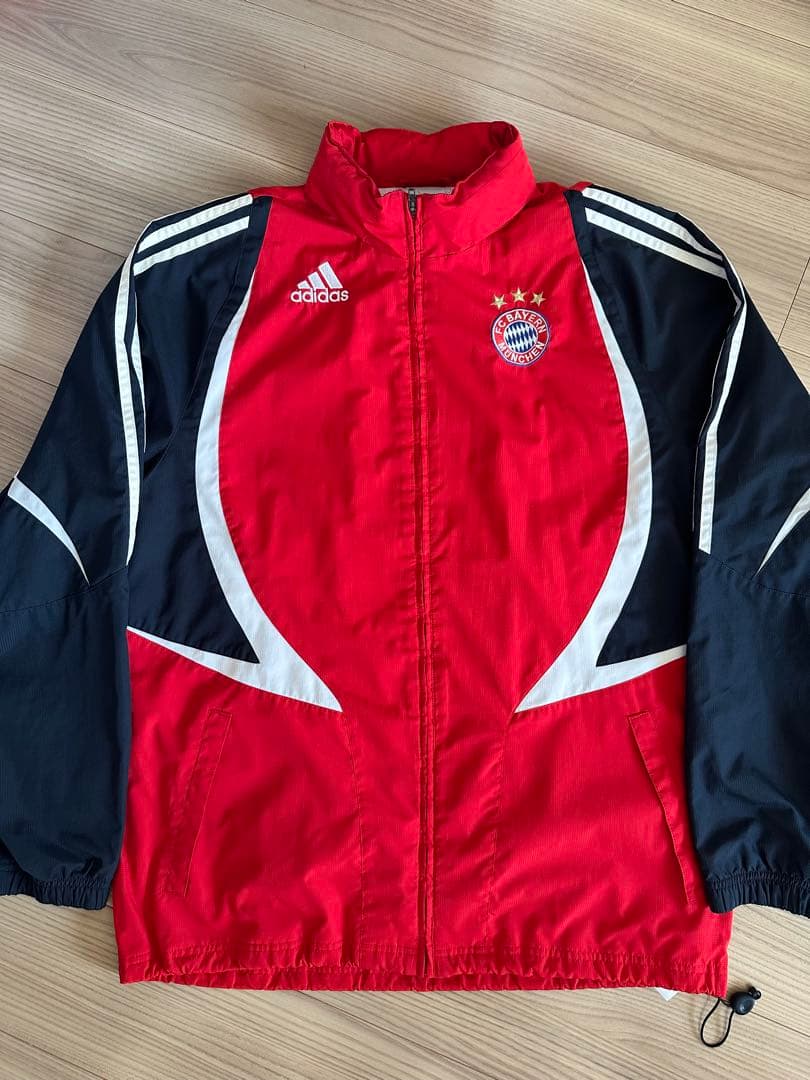 adidas FC Bayern München ウィンドブレーカー