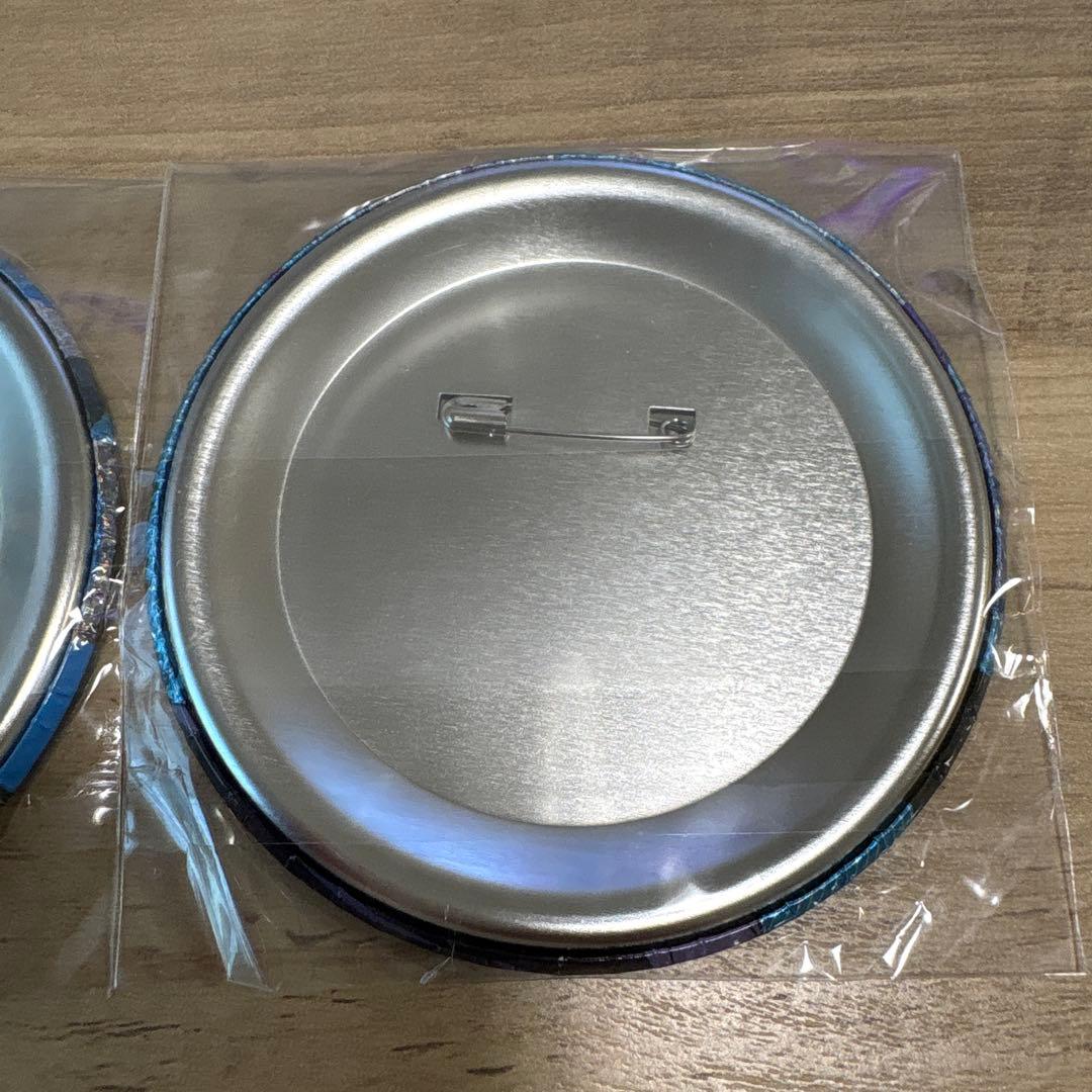 呪術廻戦　五条悟　おおきなランダムキラキラ缶バッジ　2点セット