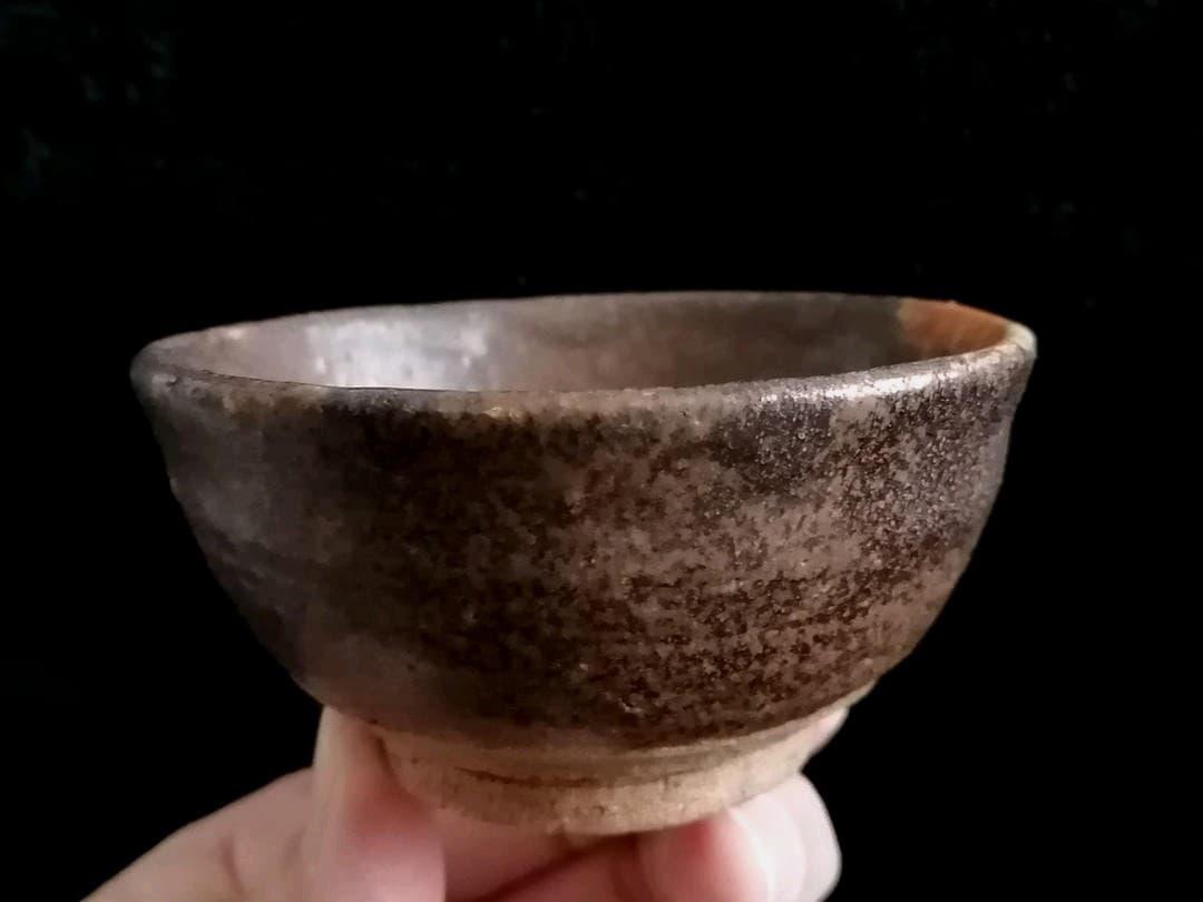 №42 古美濃焼　鉄釉　ぐい呑　瀬戸　古瀬戸　ぐい呑み　瀬戸美濃