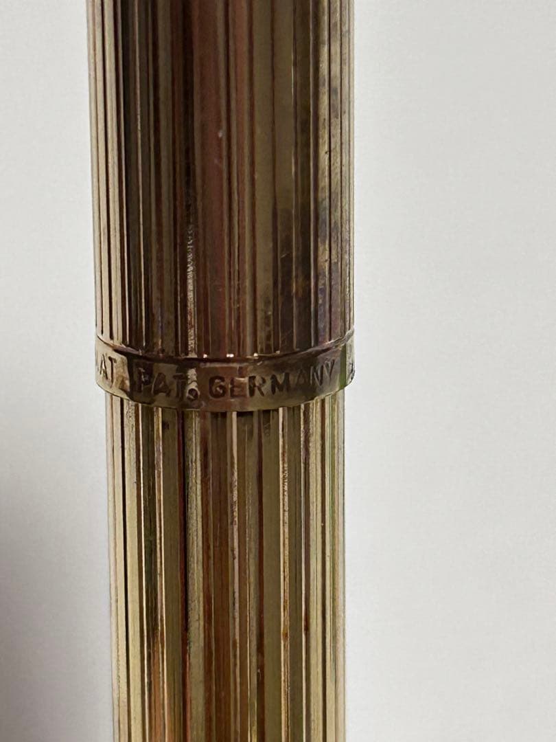 モンブラン MontBlanc pix-o-mat 4色ボールペン 金張り