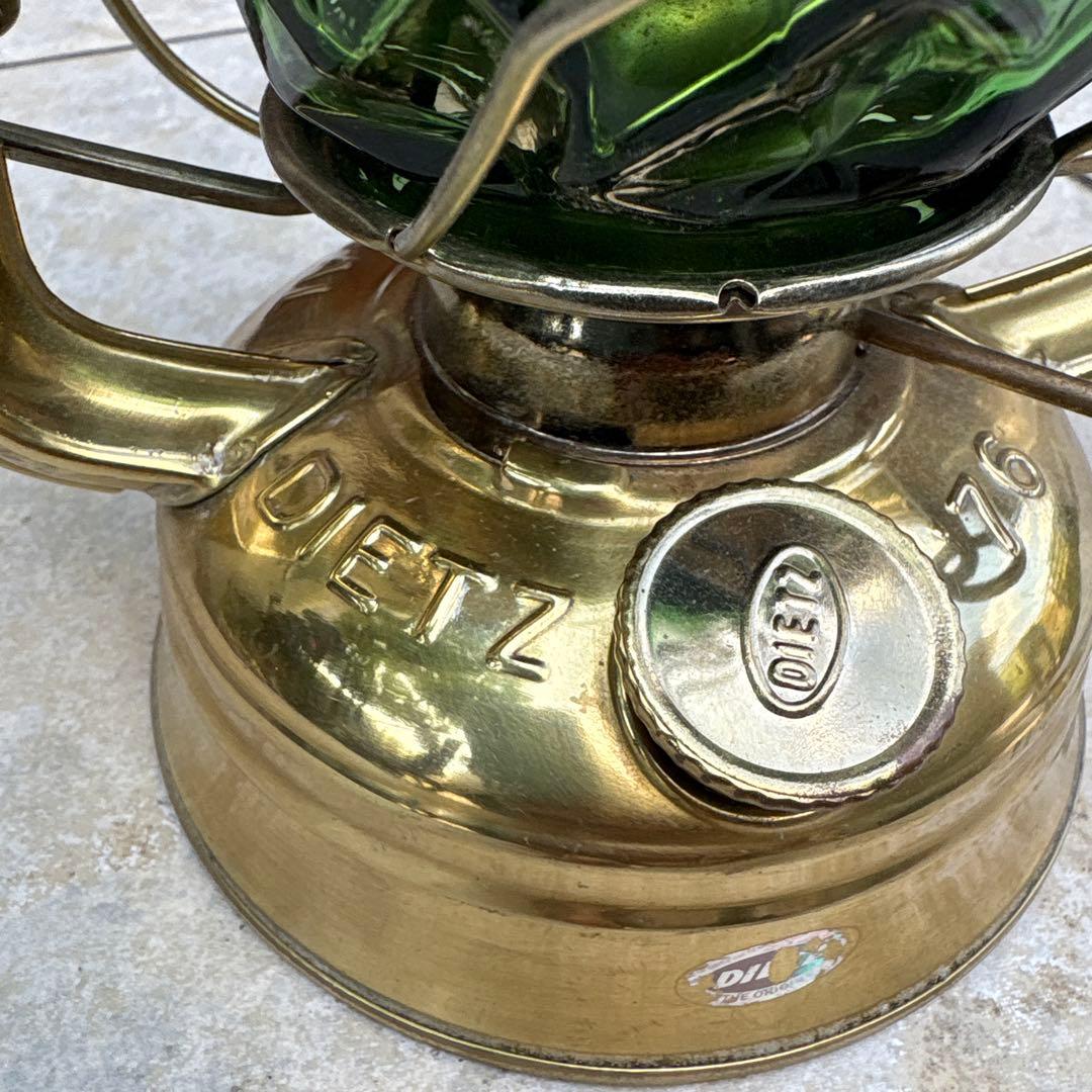 クラシックランタン 真鍮製 緑ガラス　デイツ